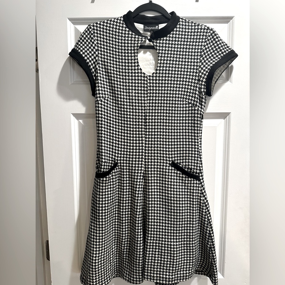 Sourpuss Large houndstooth lined dress